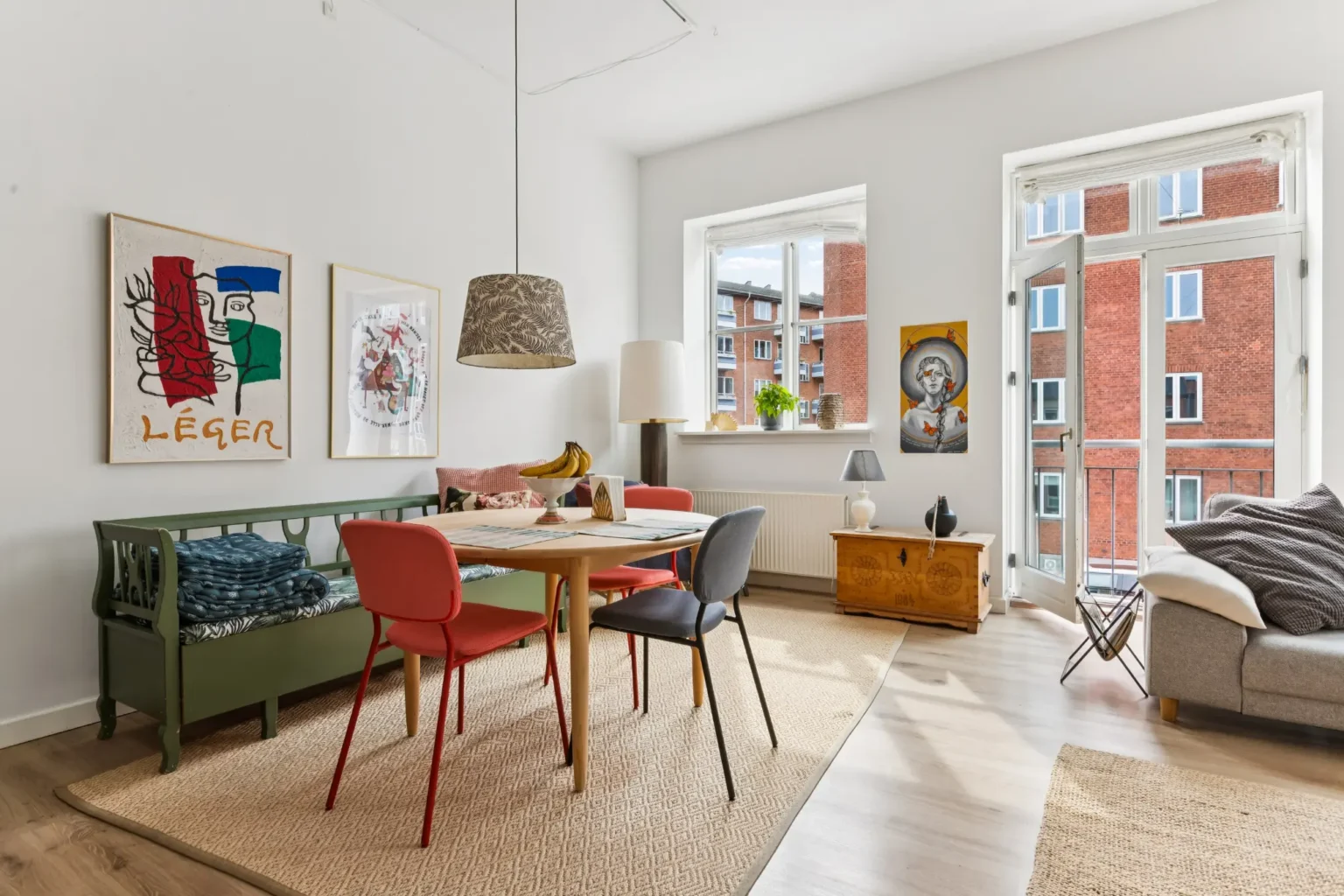 5648295